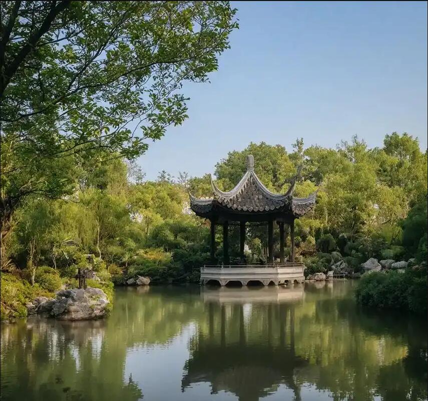 黑龙江半芹餐饮有限公司